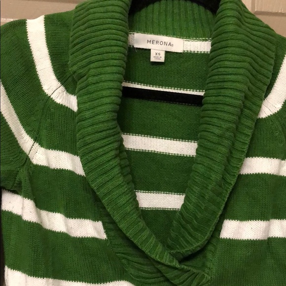 ✨ Green and White striped Tunic Sweater - Picture 2 of 3